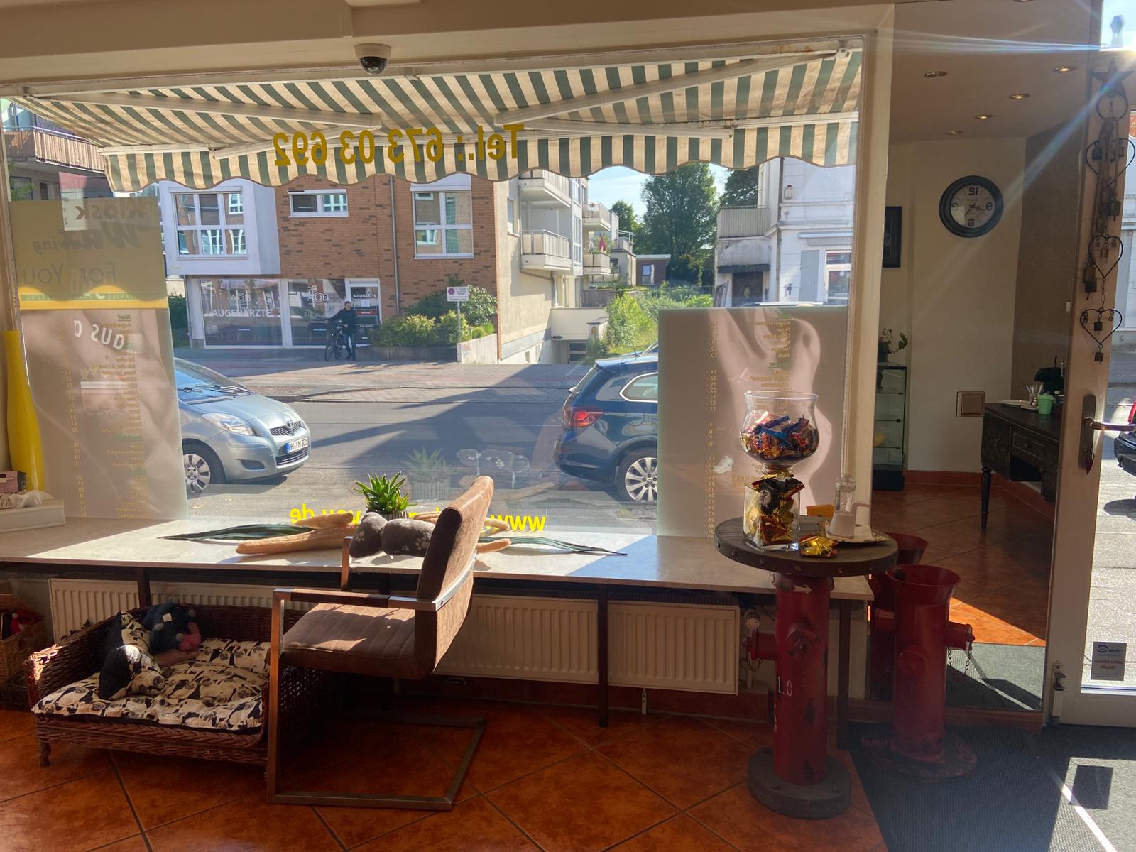Fensteransicht mit Dekoration